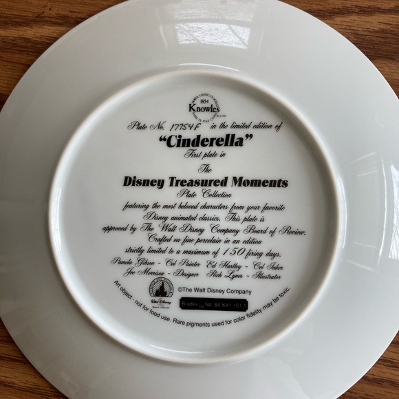NEW Disney, Knowles - Cinderella Collectable plate - Picture 2 of 3